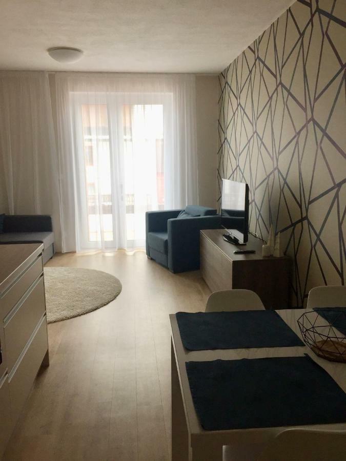 Modry Apartment *